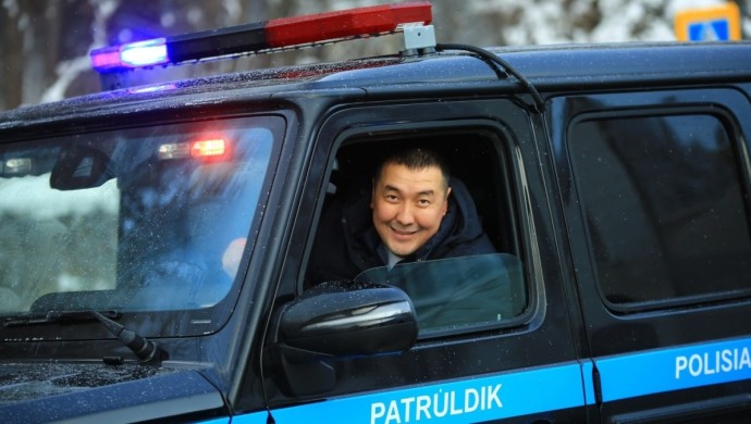 "Қазақ тілді аудиторияға қысым" – Әділетхан Молдаханды қаралау компаниясы кімге тиімді?