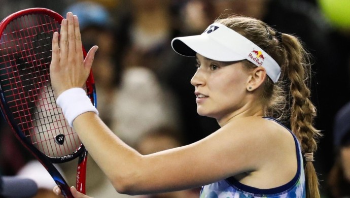 Рыбакина тағы да финалда: Штутгартта титулды қорғауға бір қадам қалды