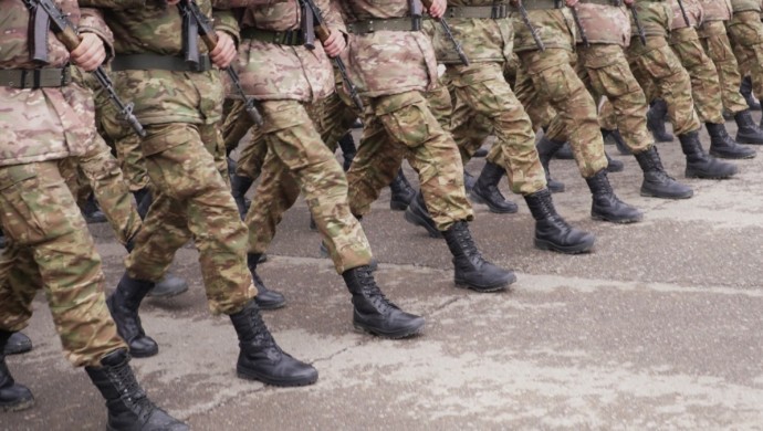 Енді сарбаздарға телефон қолдануға рұқсат етіледі