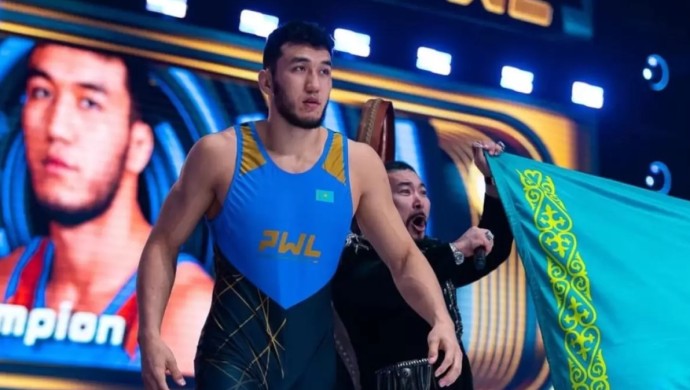 Ризабек Айтмұқан АҚШ палуанын жеңіп тұрып жеңіліп қалды