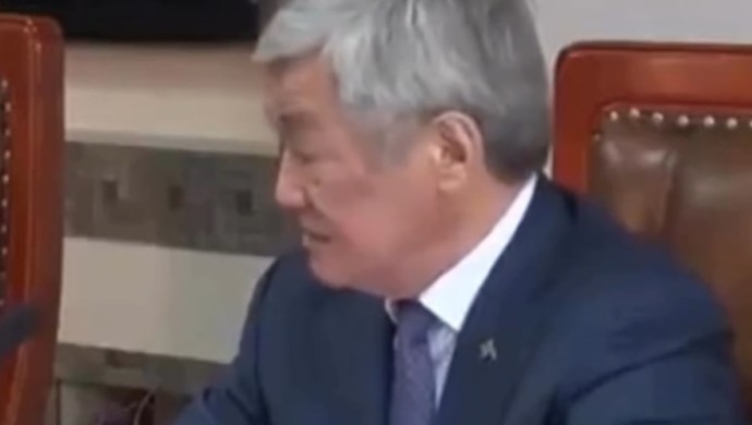 “Орыс тілін талап еткендерге қалай жауап беру керек?”: Мәселеге байланысты  видео тарады