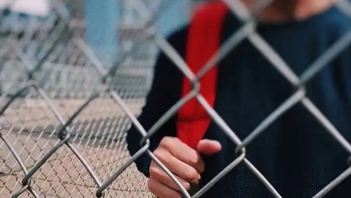 “Керек болса тағы да ұрам”: Мектеп оқушысын соққыға жыққан жасөспірімдердің үстінен қылмыстық іс қозғалды
