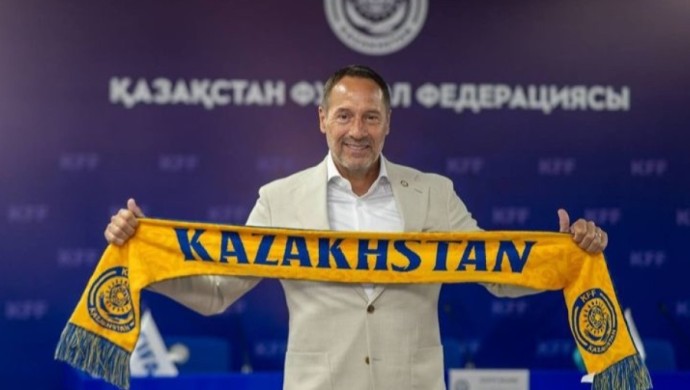 Қазақстан футбол құрамасын енді жаңа бапкер жаттықтырады