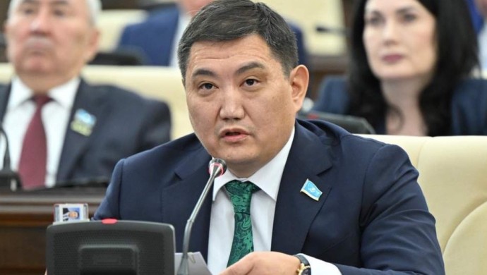 Экс-депутат Бақытжан Базарбек басқарған көлік 36 жастағы ер адамды қағып кетті деген ақпарат тарады