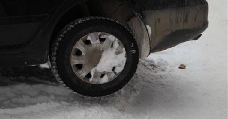 Ер адам өз көлігінің астында қалып, көз жұмды