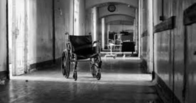 Дәрігерлер сау аяғын кесіп тастаған зейнеткер қайтыс болды