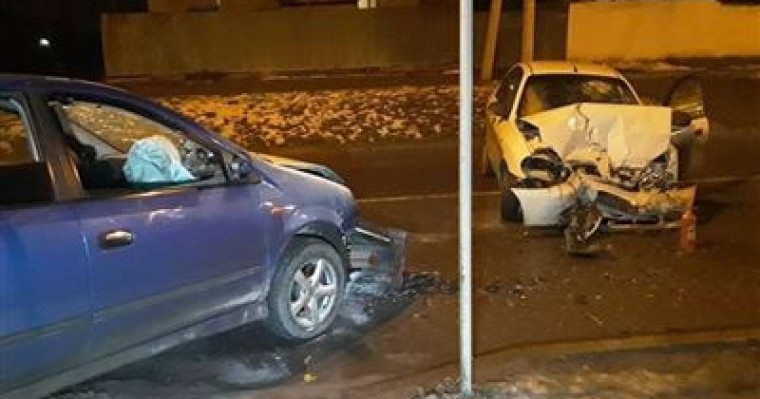 Алматыда екі көлік соқтығысып, 6 адам зардап шекті