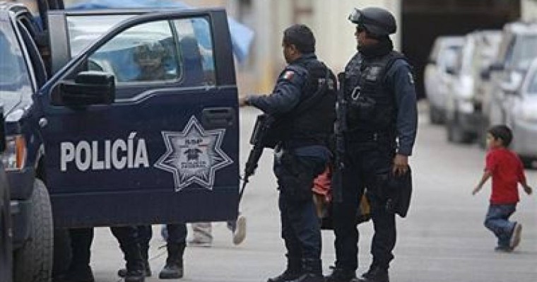 Белгісіз біреулер барда отырғандарды атып кетті