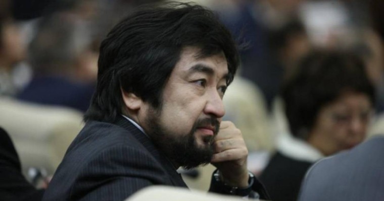 Бекболат Тілеухан жүрек талмасымен құлап, ауруханаға түсті