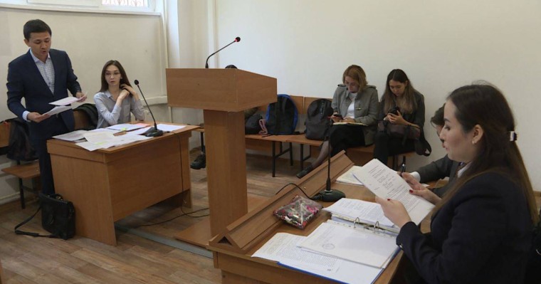 Алматыда депутат Мұсабаевтың кәсіпкер үстінен түсірген шағымы бойынша сот тыңдауы өтті