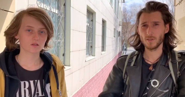 Нұр-Сұлтан полициясы баннер үшін қамалғандарды қолдағандардан "ҚДТ туралы сұраған"