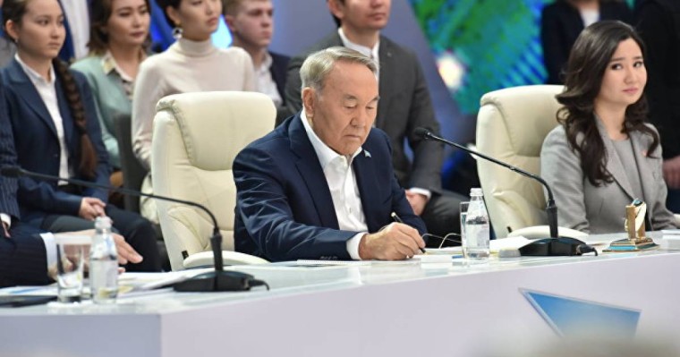 Назарбаевтың отставкасын естіген Түркия жастары Қазақстанға келмекші болды