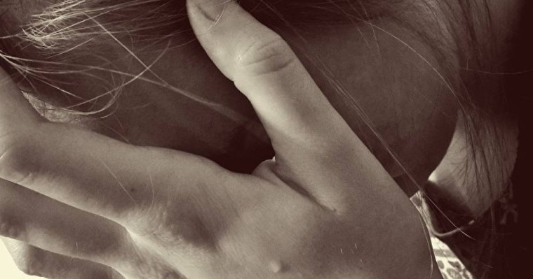 Баласы сырқаттанып, жұмыссыз қалған ана Астана әкімінің алдында жылап жіберді