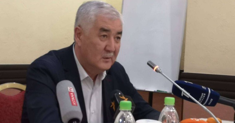 "Ұлт тағдыры" қозғалысының үміткері Әміржан Қосанов тіл сынағынан өтті