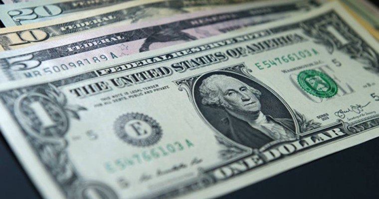 Сарапшы Қазақстанда доллар неге арзандамай жатқанын түсіндірді