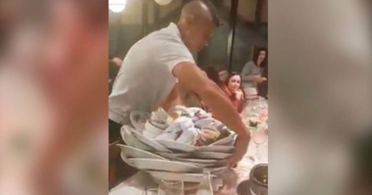 Даяшы бір дегенде бір құшақ ыдыс-аяқты жинап әкетті