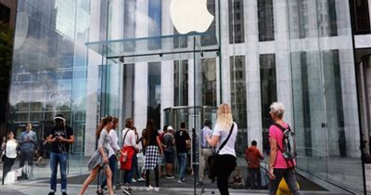 Наразылық білдірушілер Apple дүкенін тонады 