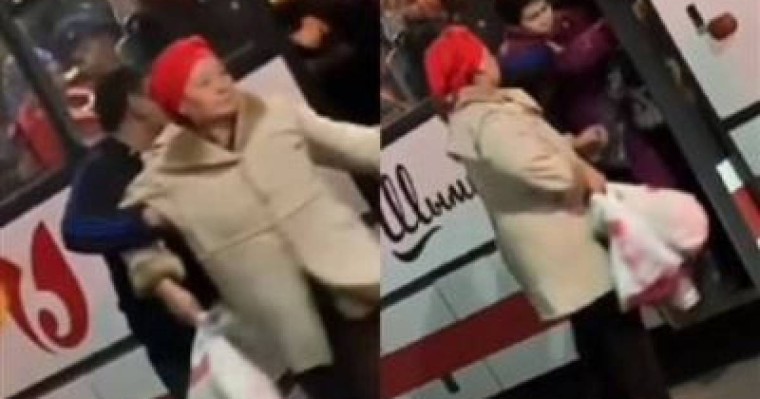 Шымкентте кондуктор автобусқа сыймаған екі әйелді күштеп шығарып жіберді