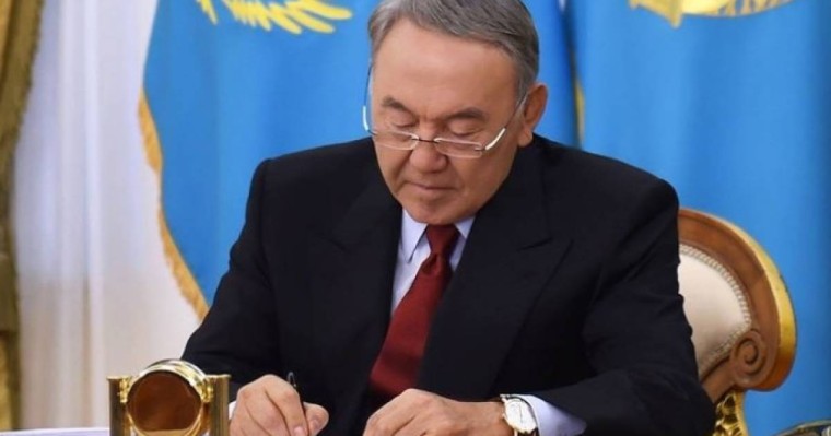 Назарбаев мерзімді әскери қызметке шақыру қаулысына қол қойды