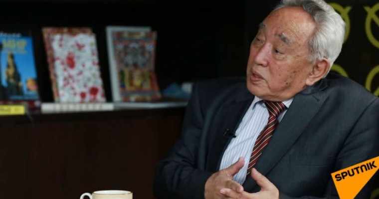 шекараны бұзып, Қытайдан 200 мың қазақты бастап келген жазушы