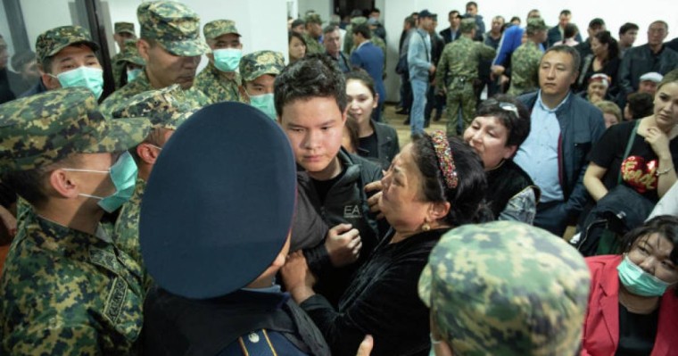 Қырғызстандық экс-депутат Дамирбек Асылбек уулуна қатысты сот үкімі шықты