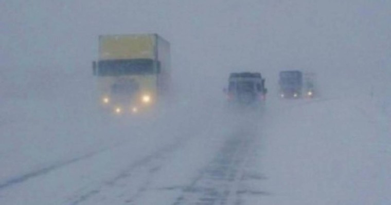 Боранға байланысты бірқатар өңірлерде жолдар жабылды