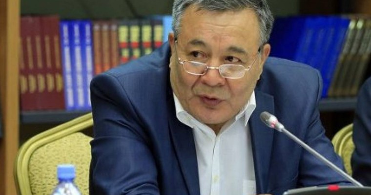 Дос Көшім. "Бәріміз де шпионбыз!"