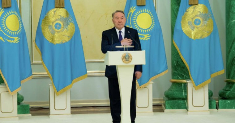 Назарбаев билікті қолдан шығаруға болмайды