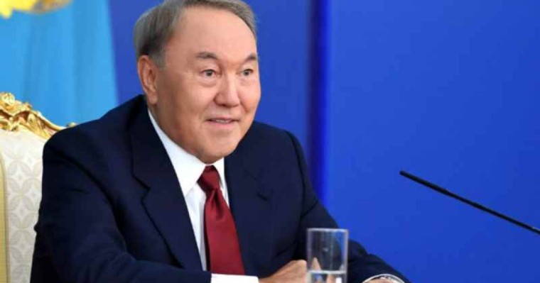 "Қайтадан мені ұсынып отырғандаймыз": Назарбаев съезд кезінде көзіне жас алды
            13:11, 23 Сәуір, 2019
        
        Елбасы президенттікке Тоқаевтың кандидатурасын ұсынған болатын