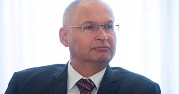 Сэндвич ұрлаған депутат отставкаға кетті