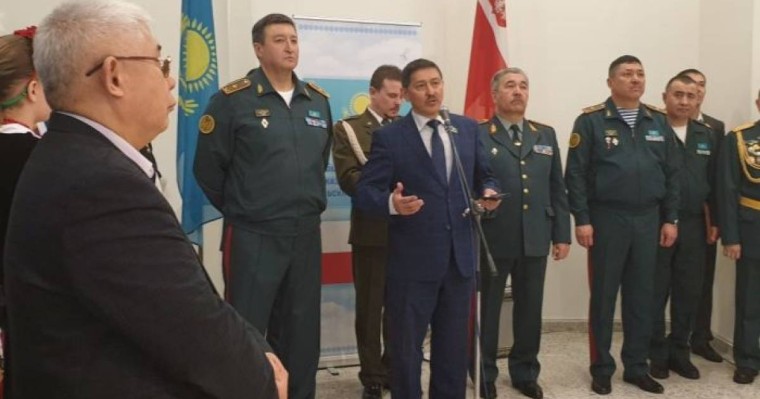 "Оның оралмайтынын білмедік". Депутат қазақ сарбазының ерлігін еске алды