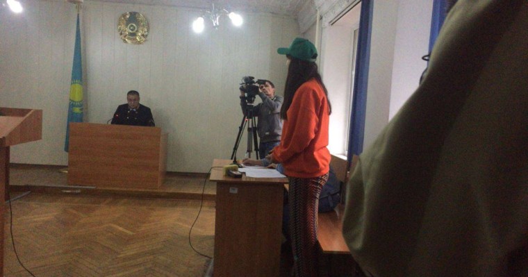 Алматы марафонында ұсталған тағы белсендіге айыппұл салынды