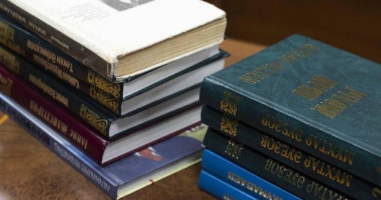 кандидаттар қандай кітаптар бойынша емтихан тапсырады