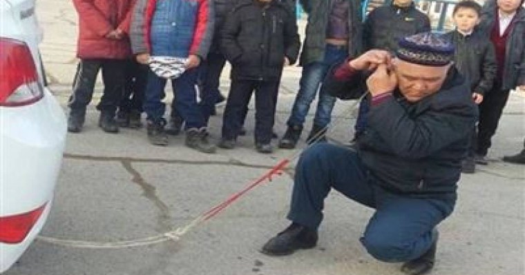 Алпысты алқымдаса да құлағымен кір тасын көтеріп, көлік сүйрейді