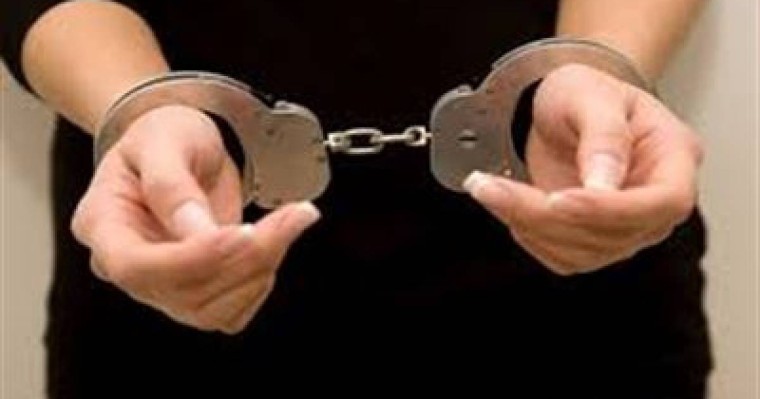 Баласын қылмысқа итермелеген әйел қолға түсті