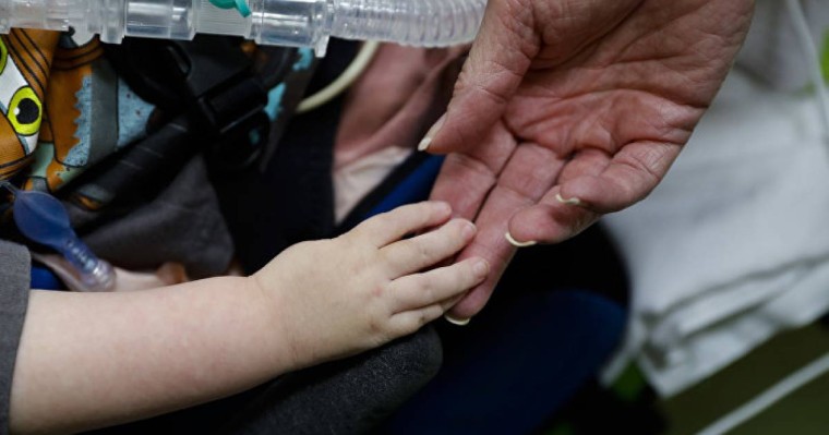 Жан Ізбасарұлы мүгедек бала туғаны үшін әйелін тастап кеткен