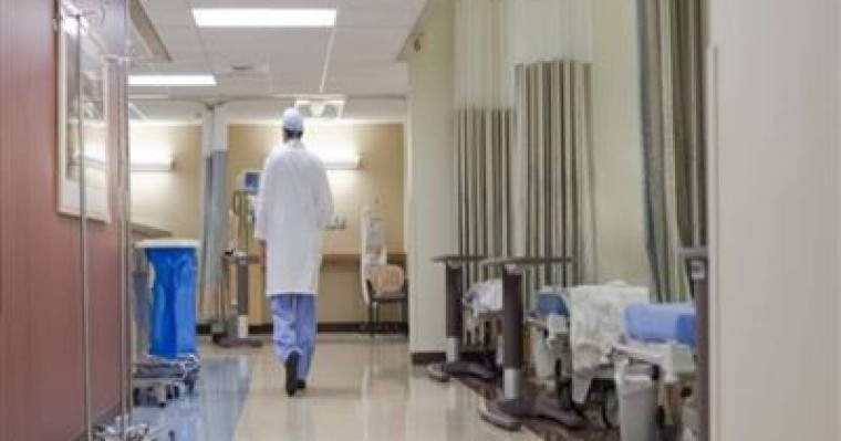 Науқас дәл операция үстінде дәрігерге ақша төлеуге мәжбүр болған