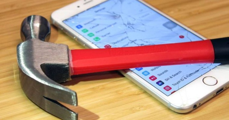 Алматыда жас жігіт әйелді балғамен ұрып қызды тұншықтырды