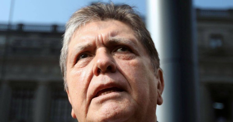 Қамауға алу кезінде өзін атқан Перудің экс-президенті көз жұмды