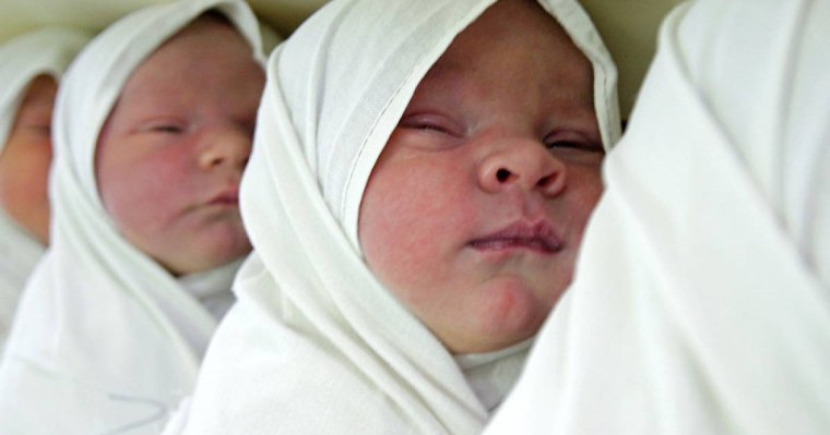 Ирак тұрғыны бірден 7 баланы табиғи жолмен дүниеге әкелді