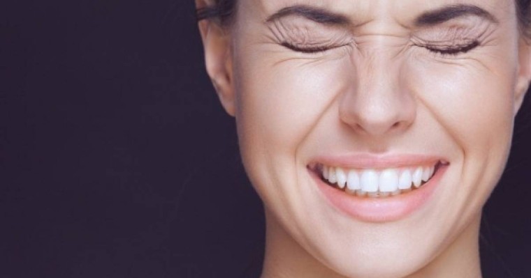 Әжімнің ерте түсуіне әсер ететін күнделікті әдеттер