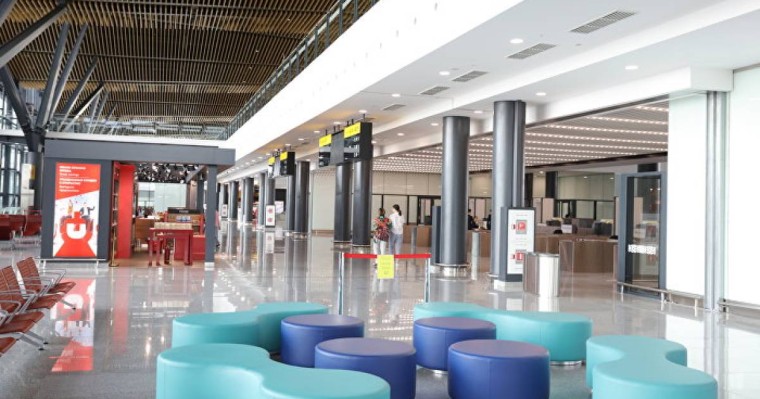 "Дос-Мұқасан" тобының әншісі әуежай қызметкеріне қол көтеріп, істі болып жатыр