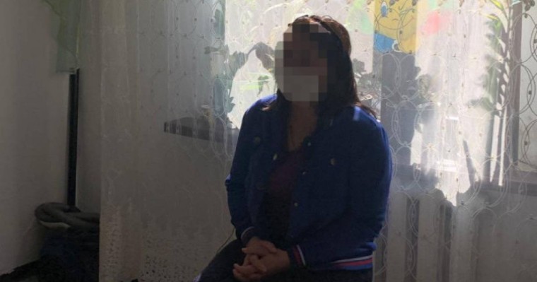 Үш баланың анасы аяусыз зорланып, тоналғанын айтты