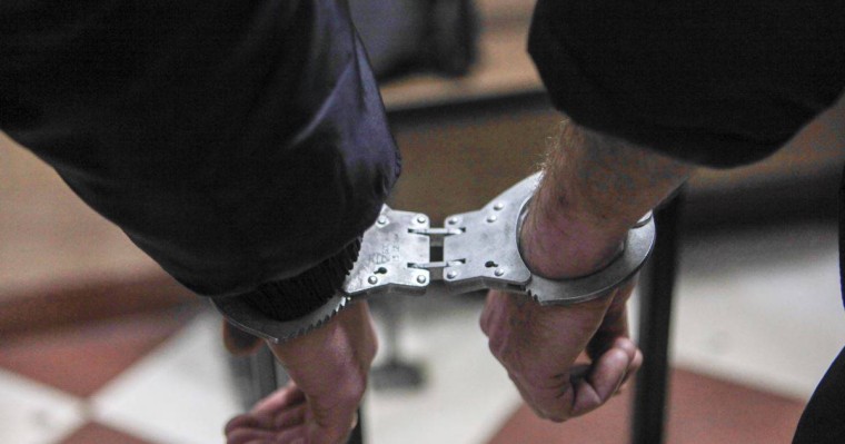 Ресейде екі полицей азаптау бабымен түрмеге кесілді