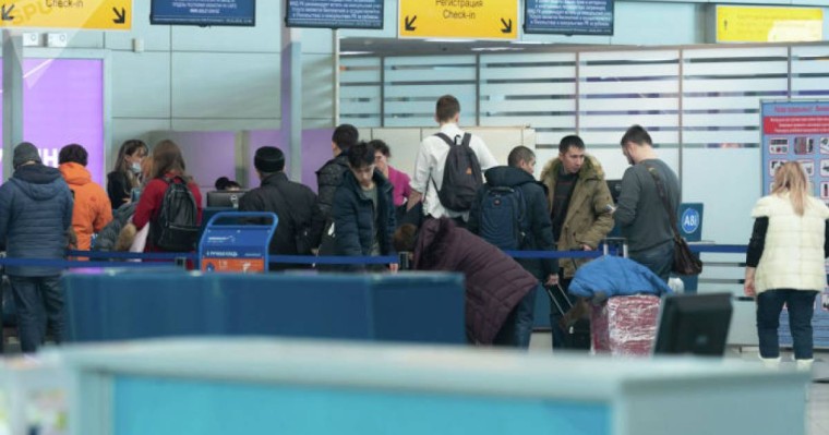 Алматы әуежайы Түрікменстаннан жеткізілген жүктердің астында қалды