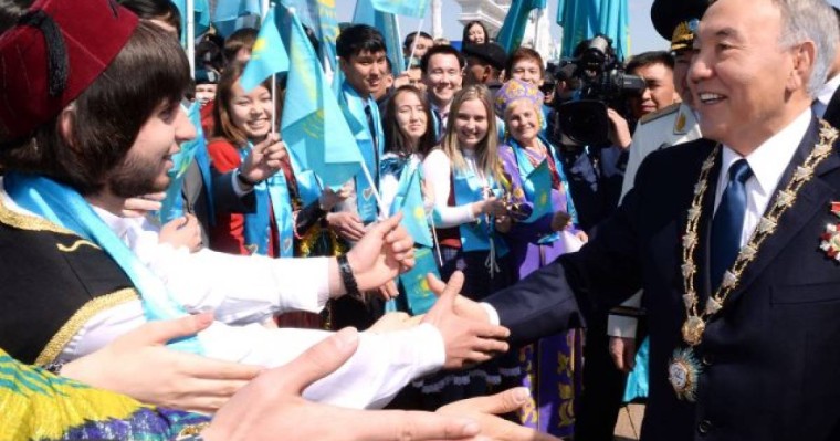 БАС ҚОЛБАСШЫ | "Айқын" газеті