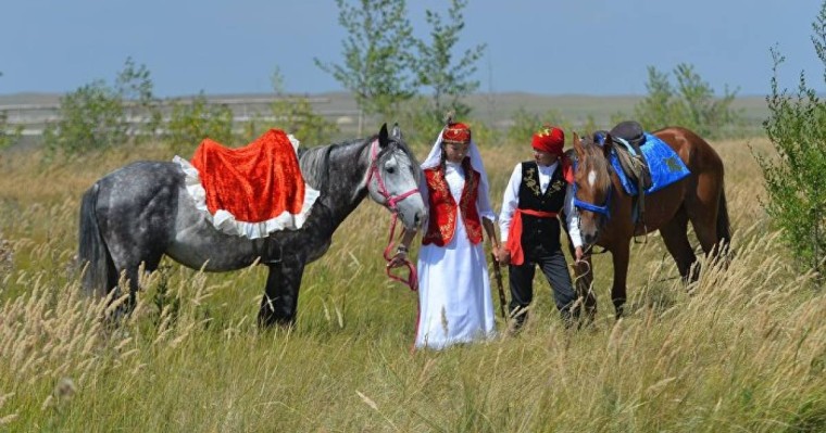 15 сәуір – Қозы Көрпеш пен Баян Сұлу күні