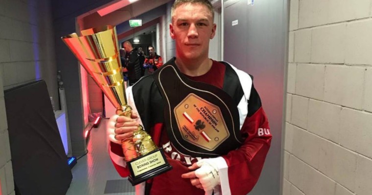 Коточигов титулды жекпе-жекте жеңіске жетті