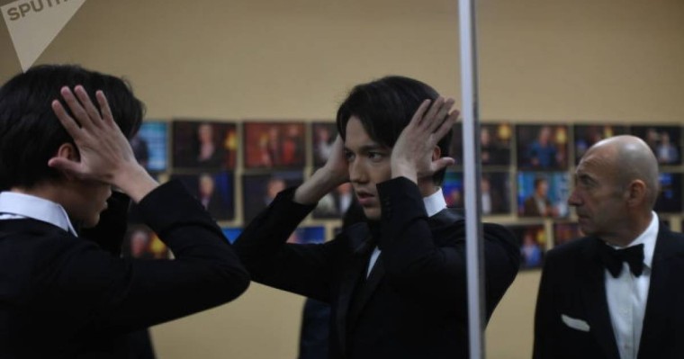 Димаш Құдайберген Ресейдің басты арнасында ән шырқайды