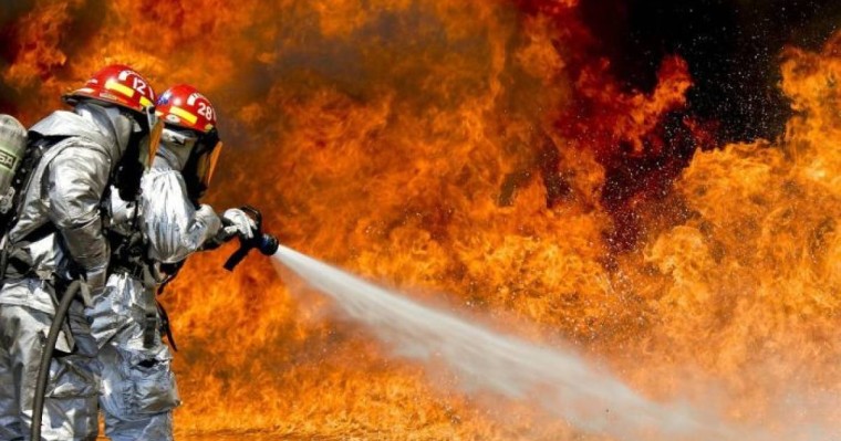 Маңғыстау кен орнындағы апат өртке ұласты: төтенше оқиғаның видеосы